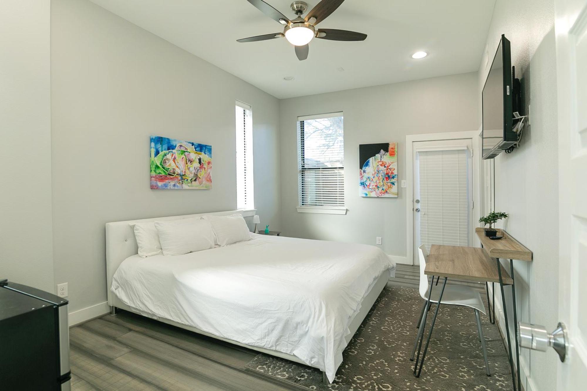 Montrose Guesthouse Suites By Dunyha Houston Exterior foto