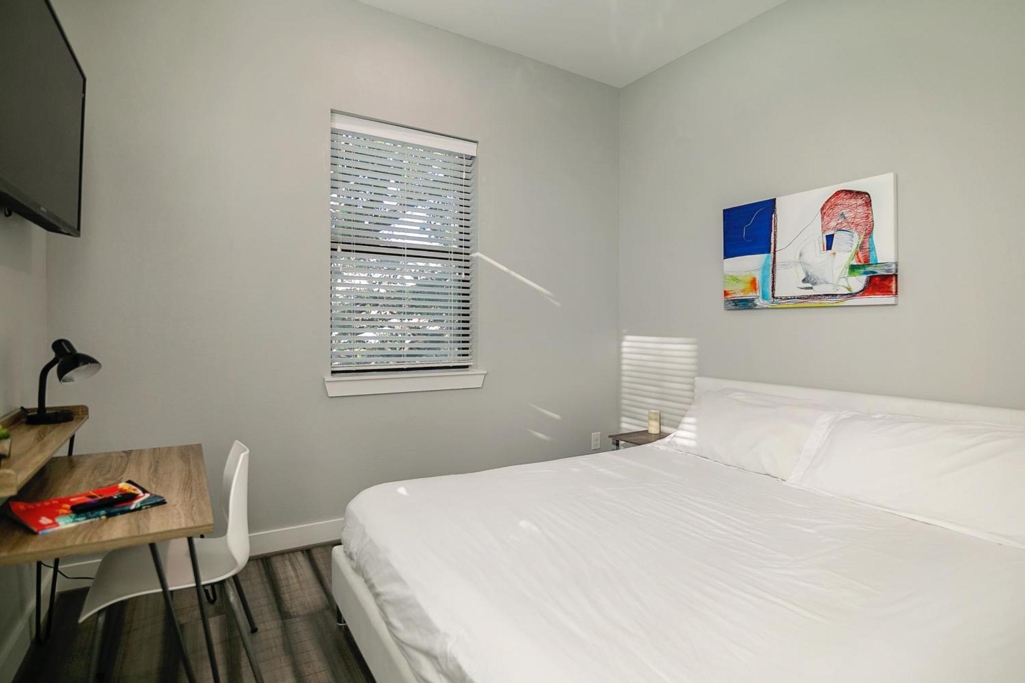 Montrose Guesthouse Suites By Dunyha Houston Exterior foto