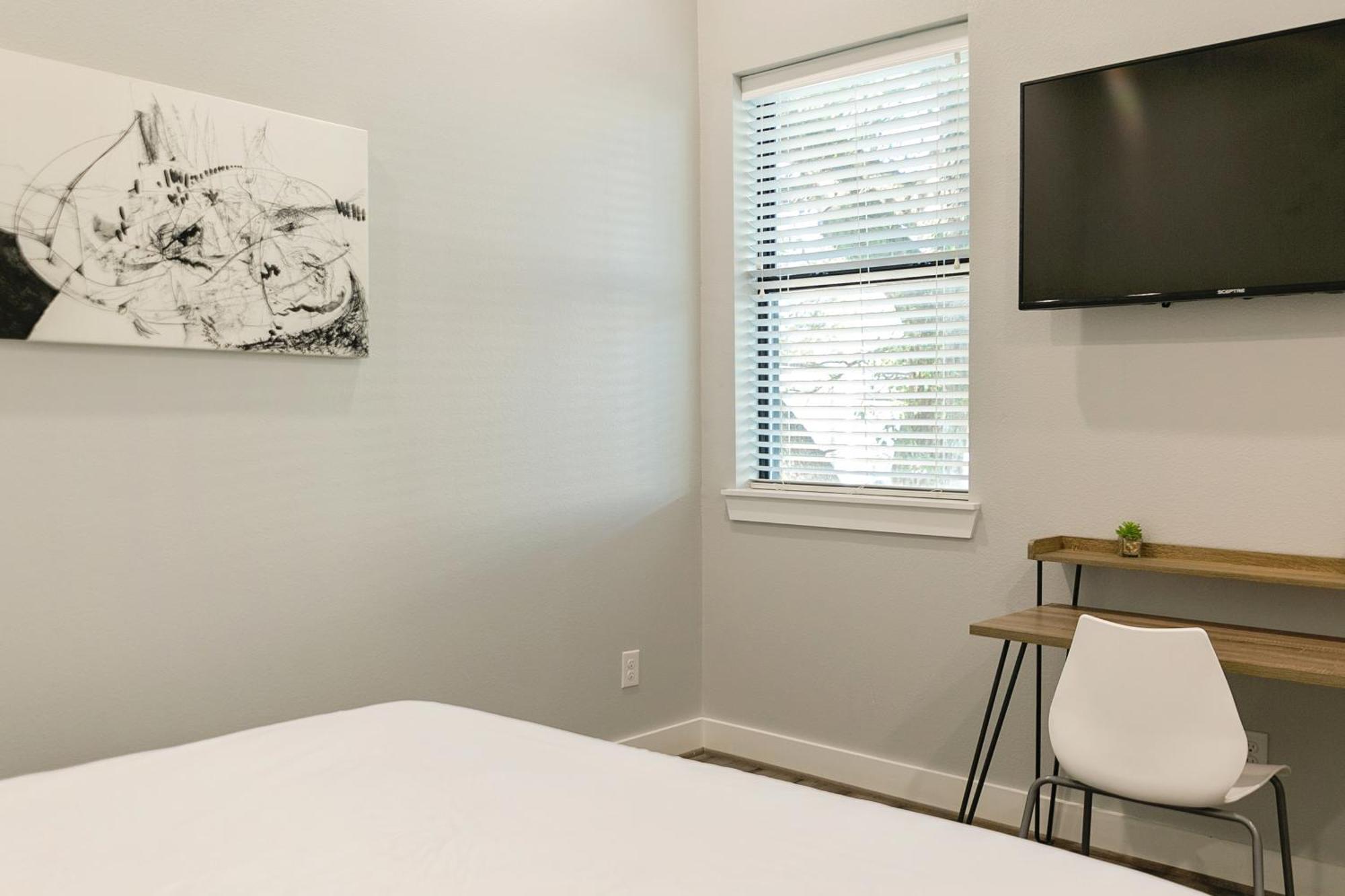 Montrose Guesthouse Suites By Dunyha Houston Exterior foto